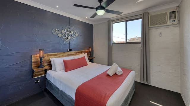 Standard Suite, 1 Bedroom, Non Smoking, Kitchenette (Twin Room)