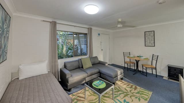 Standard Suite, 1 Bedroom, Non Smoking, Kitchenette (Twin Room)