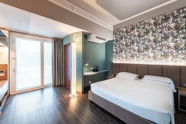 Deluxe Room, Annex Building