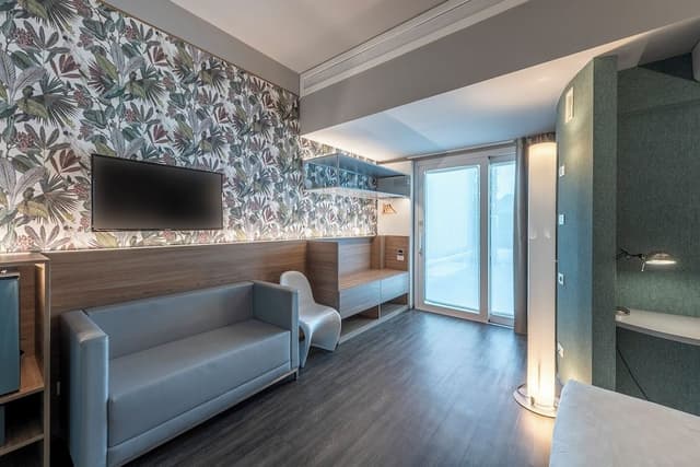 Deluxe Room, Annex Building