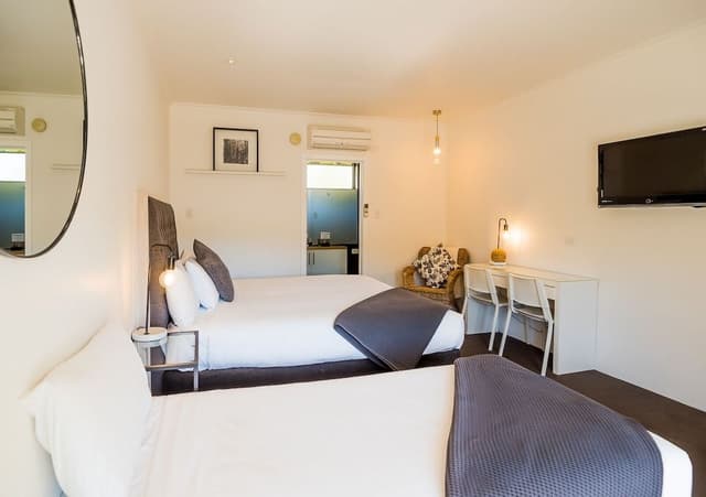 Deluxe Room, Non Smoking (King Deluxe Family Midwk)