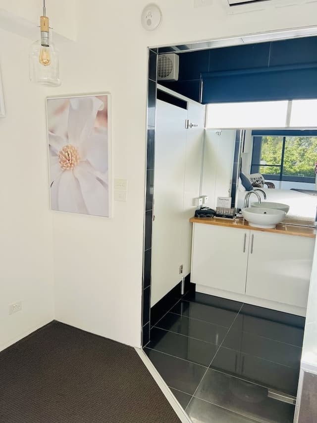 Deluxe Suite, 1 Bedroom, Non Smoking, Balcony (Couples Deluxe Suite mdwk)