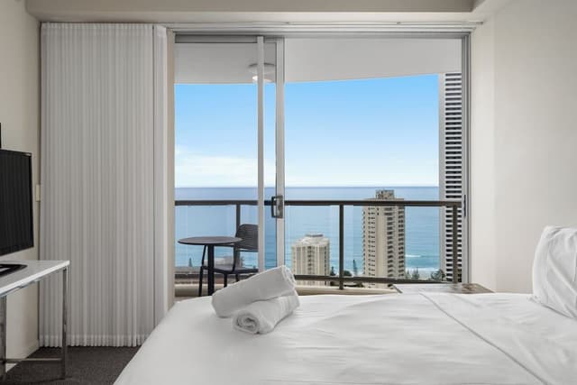 Lvl 25 Ocean View 3 Bedroom Apartment