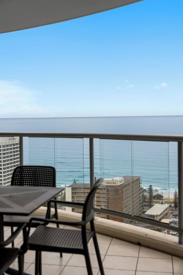 Lvl 25 Ocean View 3 Bedroom Apartment