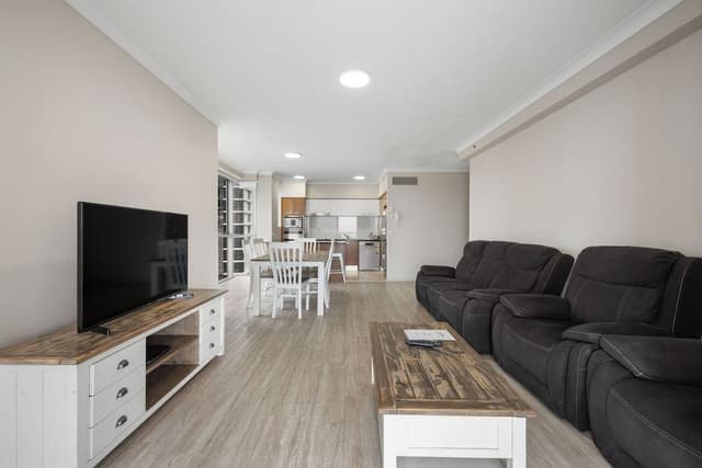 Lvl 25 Ocean View 3 Bedroom Apartment