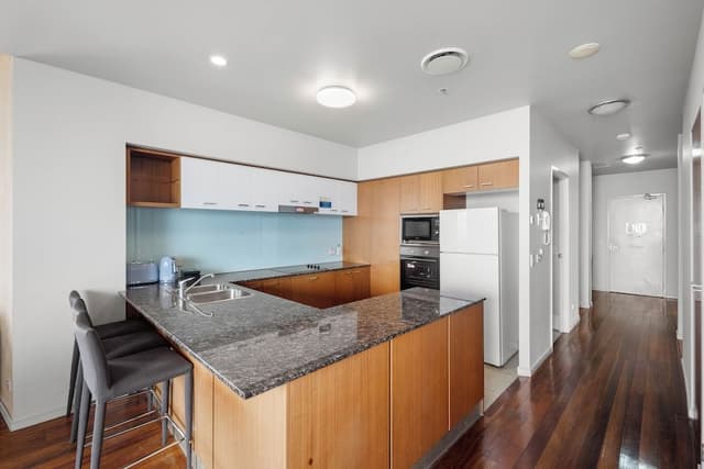 Lvl 42 Ocean View 3 Bedroom Apartment