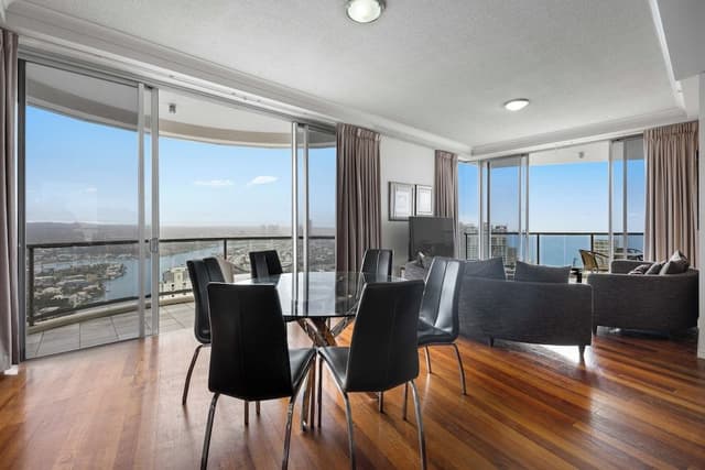Lvl 42 Ocean View 3 Bedroom Apartment