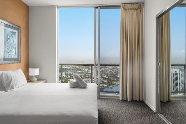 Lvl 42 Ocean View 3 Bedroom Apartment