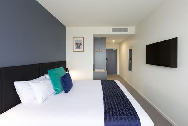 Deluxe Studio, 1 King Bed