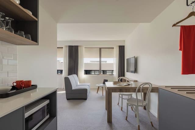 Suite (1 King Bed or 2 Twin Beds)