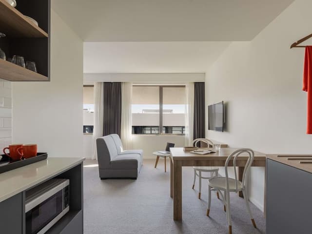Suite (1 King Bed or 2 Twin Beds)