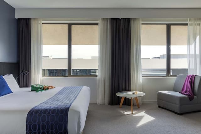 Suite (1 King Bed or 2 Twin Beds)