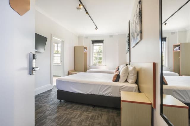 Queen and Single Room