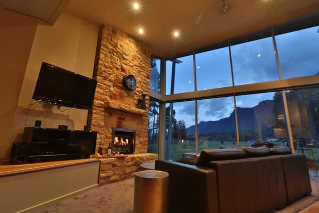 Luxury Chalet (Bushland Luxury Couples Retreat)