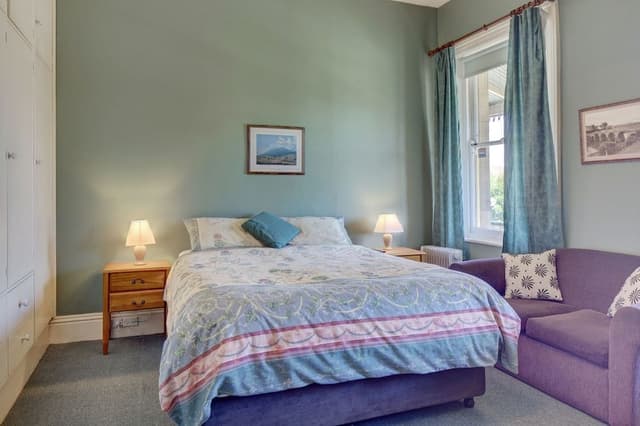 Budget Double Hotel Room - Shared Bathroom facilities