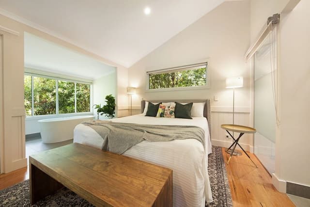 Luxury Cottage, 1 King Bed, Garden View