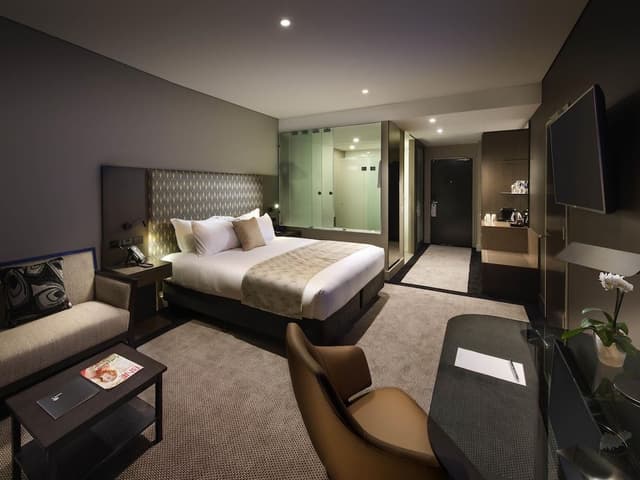 Deluxe Room, 1 King Bed, Club Lounge Access (Executive)