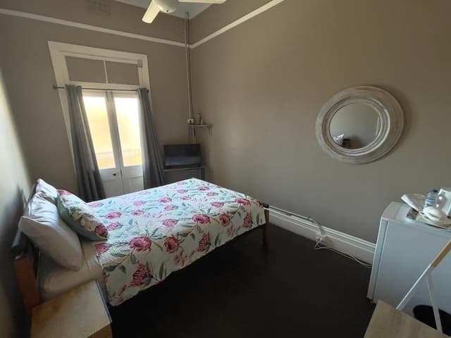Queen Room with Shared Bathroom and Juliet Balcony