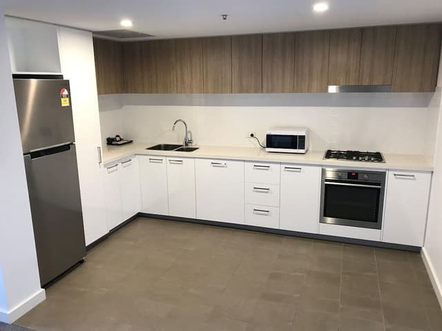 1 Bedroom in 2-Bedroom Apartment