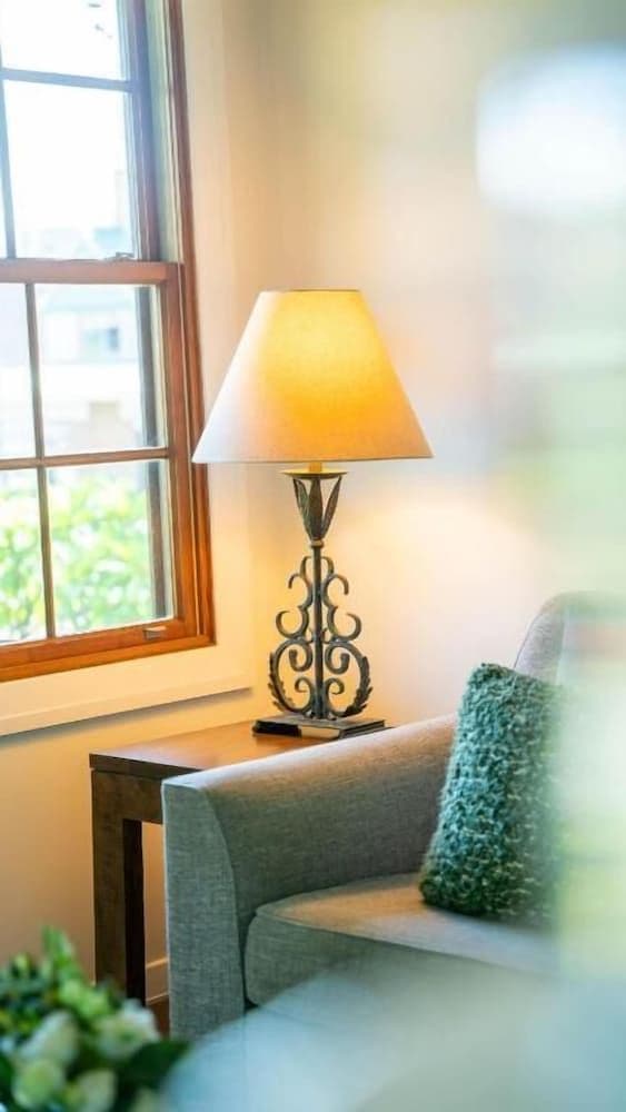 Premium Queen Suite 1