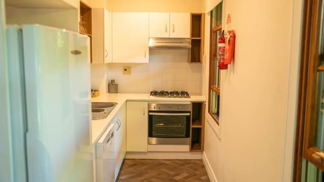 Premium Queen Suite 1