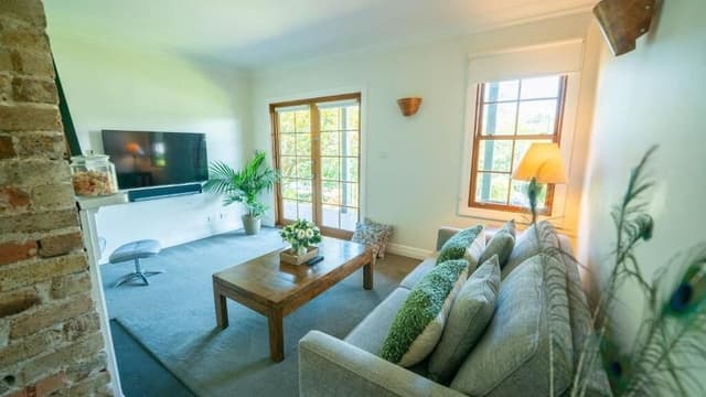 Premium Queen Suite 1