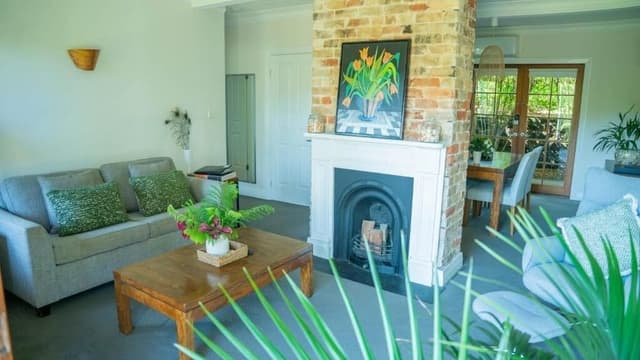 Premium Queen Suite 1