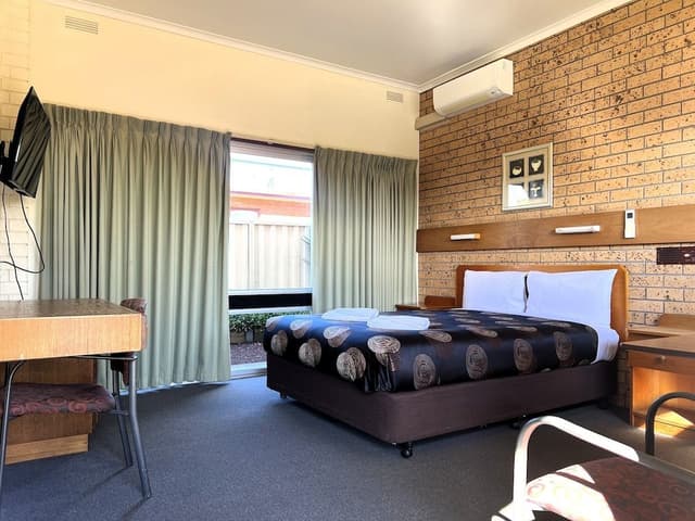 Queen Room