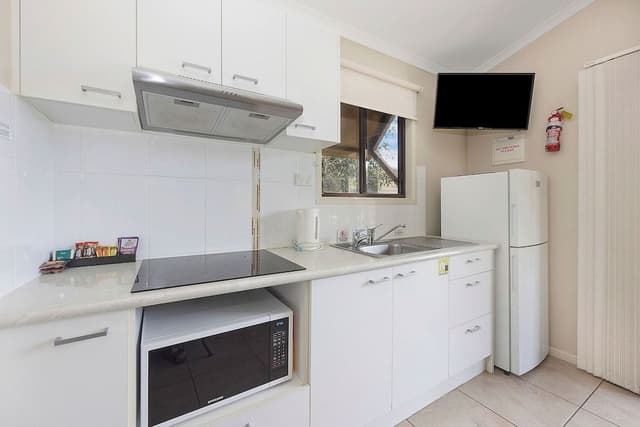 Standard Cabin - Sleeps 6