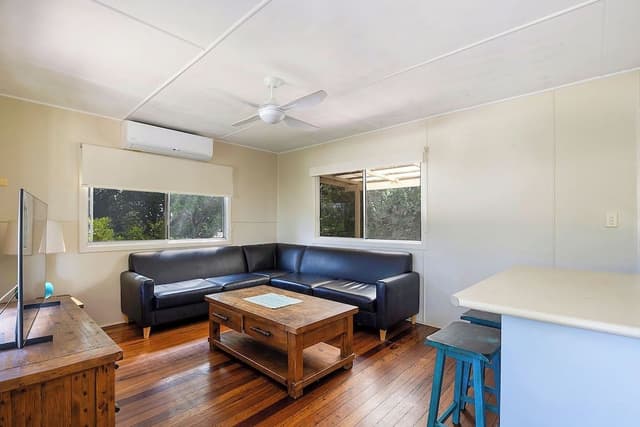 Deluxe Cabin - Sleeps 4 - Dog Friendly