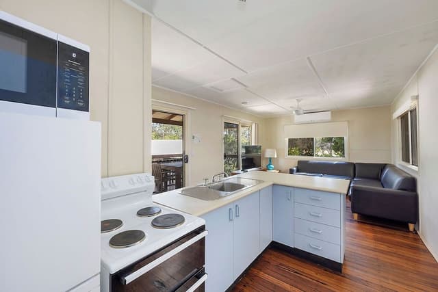 Deluxe Cabin - Sleeps 4 - Dog Friendly