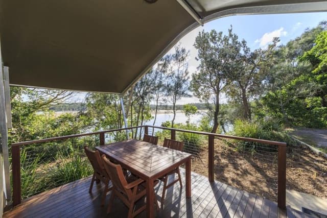 Deluxe Beach Tent - Sleeps 4