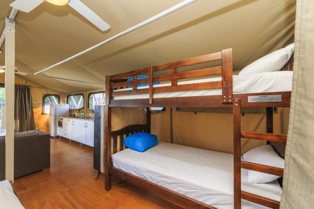 Deluxe Beach Tent - Sleeps 4