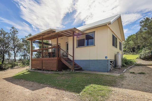 Deluxe Cabin - Sleeps 4 - Dog Friendly