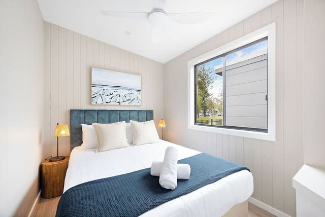 Standard Cabin - Sleeps 4 - Dog Friendly