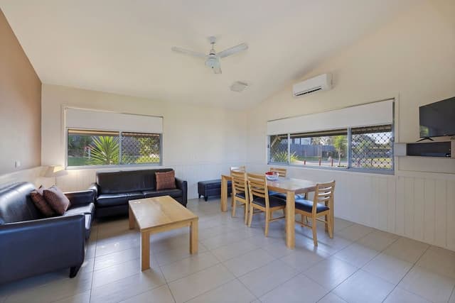 Deluxe Cabin - Sleeps 5 - Accessible - Dog Friendly