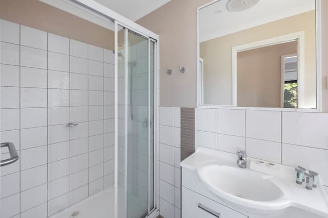 Deluxe Cabin - Sleeps 5 - Dog Friendly