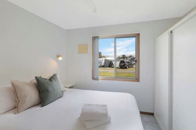 Standard Cabin - Sleeps 4 - Dog Friendly