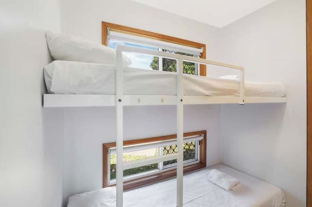Standard Cabin - Sleeps 4 - Dog Friendly