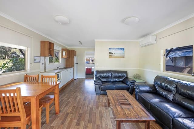 Deluxe Cabin - Sleeps 4
