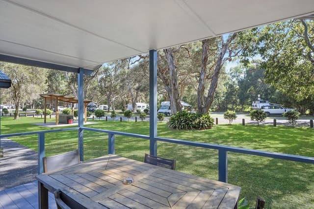Deluxe Cabin - Sleeps 4