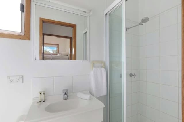 Standard Cabin - Sleeps 4 - Dog Friendly
