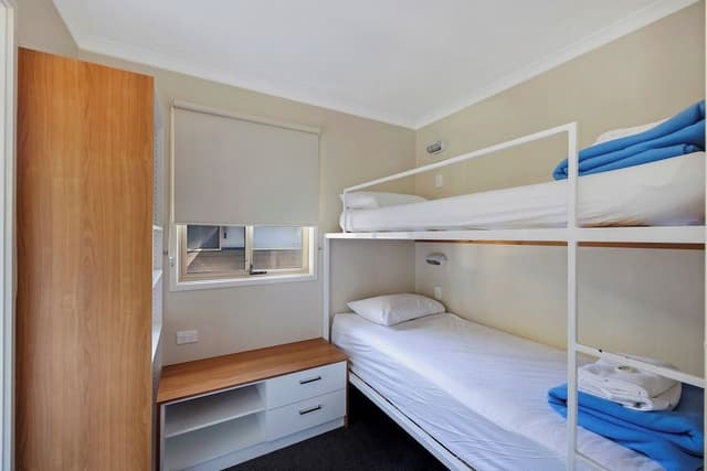 Deluxe Cabin - Sleeps 4