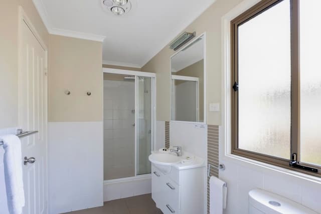 Deluxe Cabin - Sleeps 4