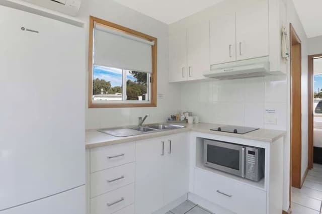 Standard Cabin - Sleeps 4 - Dog Friendly