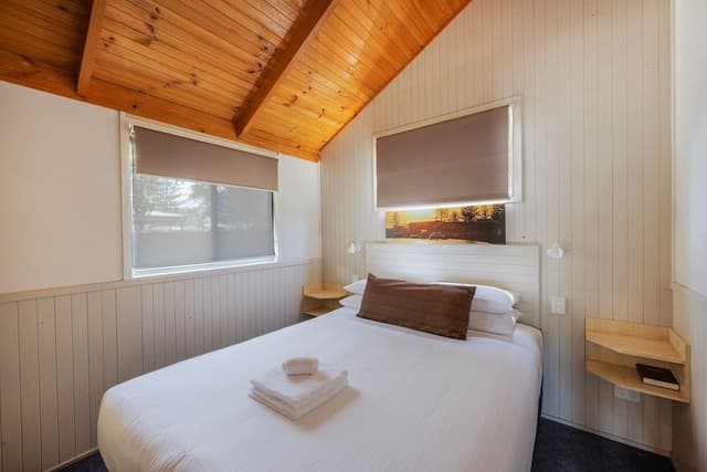 Deluxe Cabin - Sleeps 6