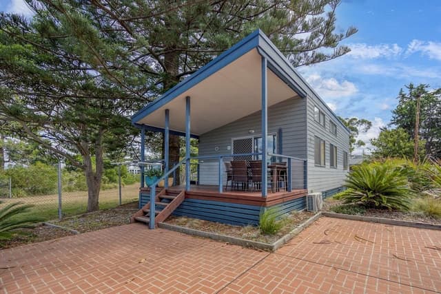 Superior Villa - Sleeps 4 - Dog Friendly