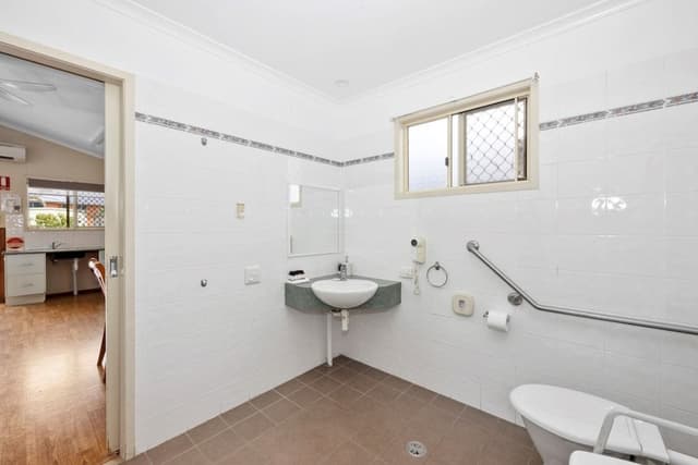 Deluxe Cabin Accessible - Sleeps 4 - Dog Friendly