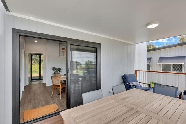 Superior Cabin - Sleeps 5