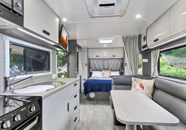 Jayco Van - Sleeps 5